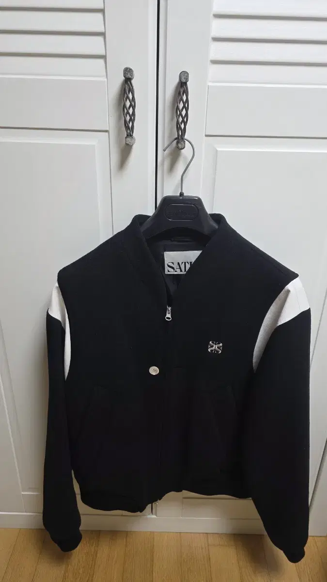 ジャケット・アウター SATUR PERCY COLLARLESS VARSITY JACKET ☆ SATUR☆ (W) PERCY COLLARLESS VARSITY JACKET (SATUR